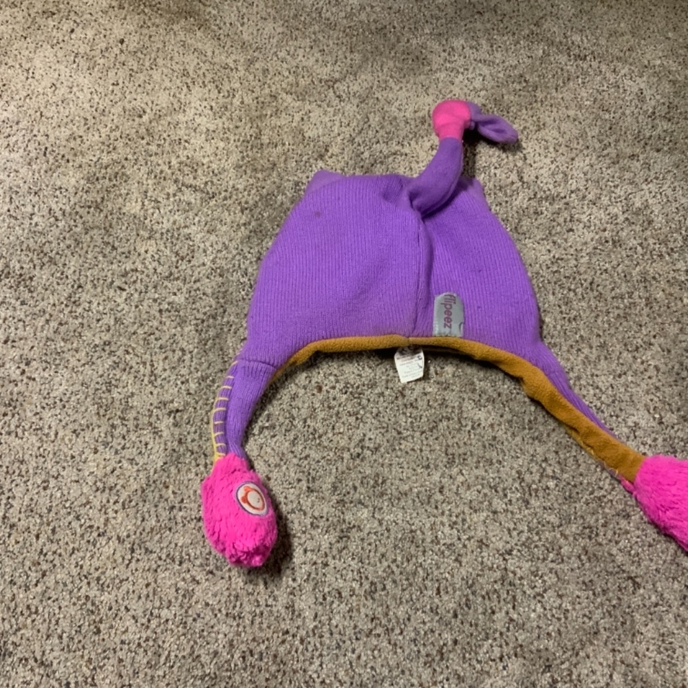 Hat - Picture 2 of 3
